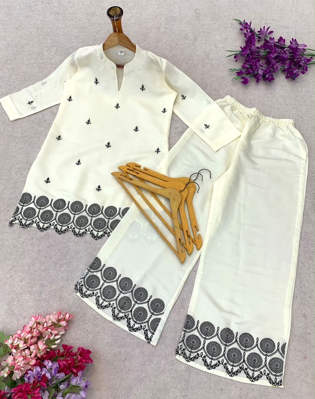 Women’s Embroidered Kurta Pant Set | Floral Embroidery 2 Piece Ethnic Wear