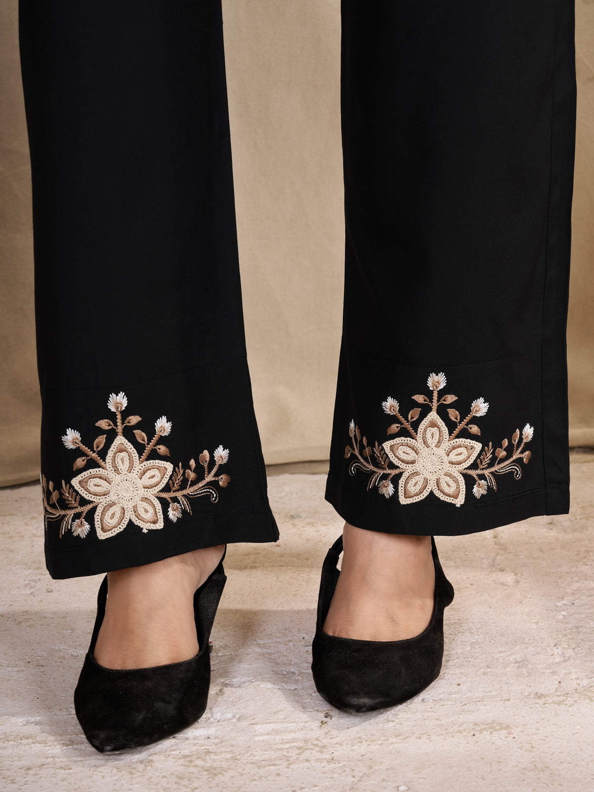 Floral Embroidered V-Neck Kurta Pant Co-Ord Set for Women